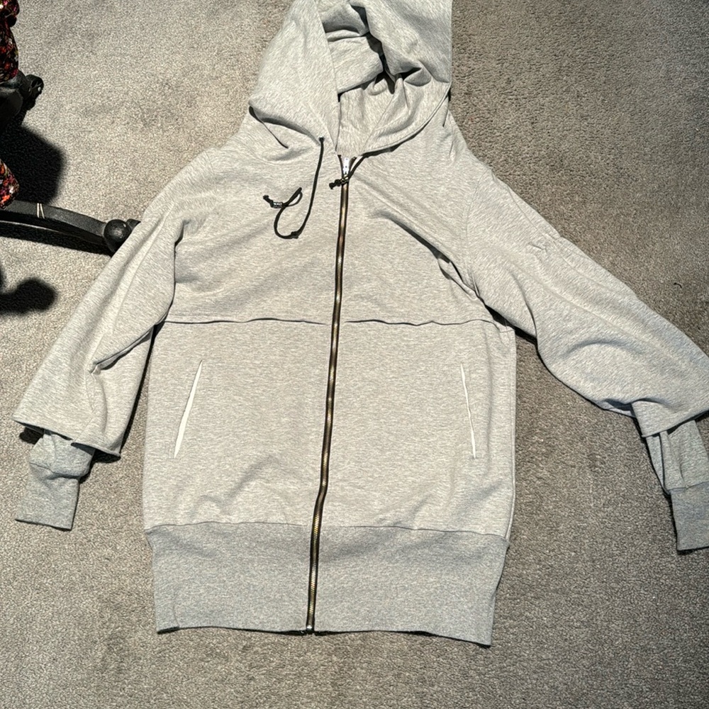 GREY HOODIE WITH INTERESTING SLEEVE AND HOOD